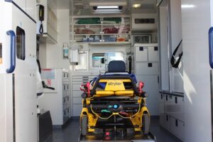 Interno di un'ambulanza medicalizzata